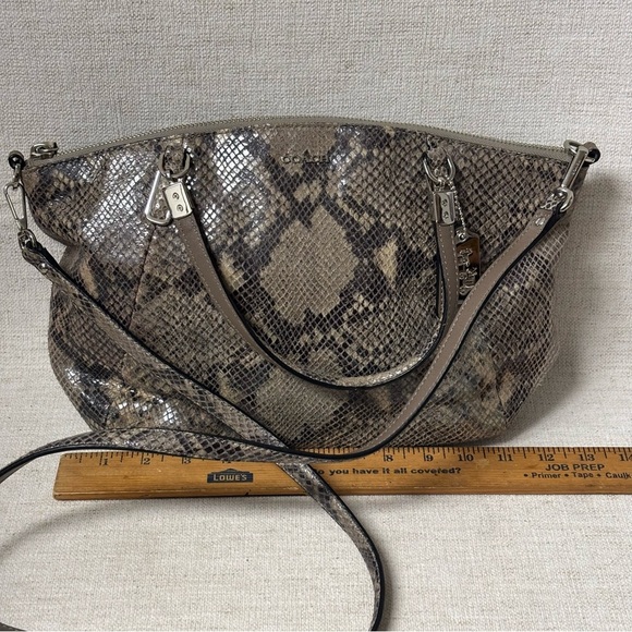Coach Madison Kelsey Satchel Handbag in a snake skin print - Picture 7 of 8